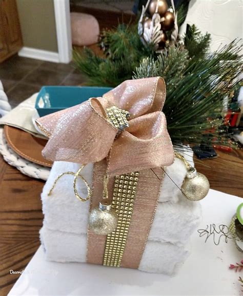 faux fur gift box decor